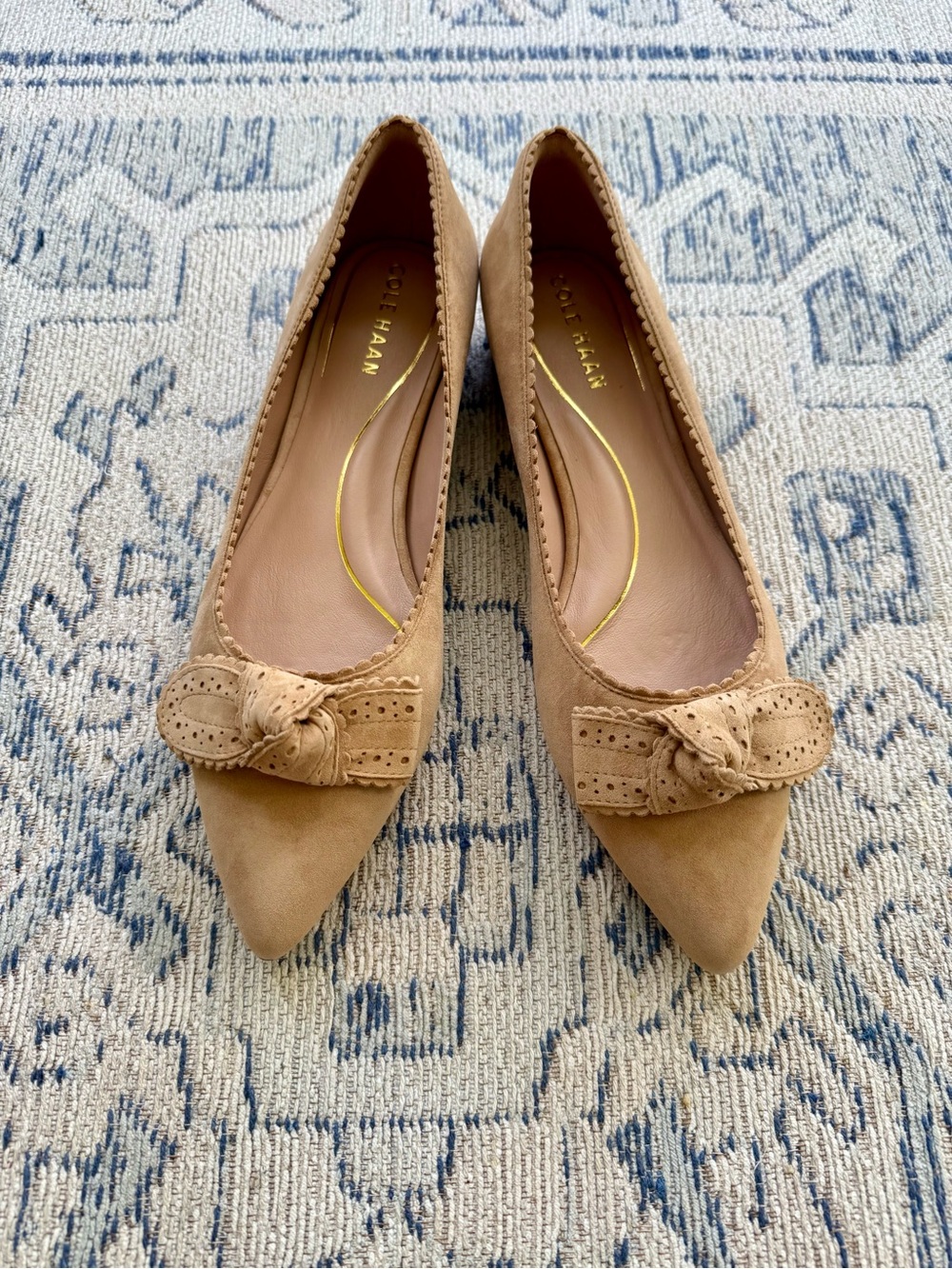 Cole Haan Bellport Bow Beige/Tan Suede Pointed-Toe Flats size 8 NIB